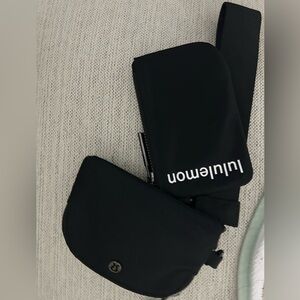 NWOT I lululemon 🍋 l dual pouch wristlet